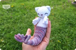 Read more about the article Amigurumi Purrmaid Pattern by “Hooked by Robin”