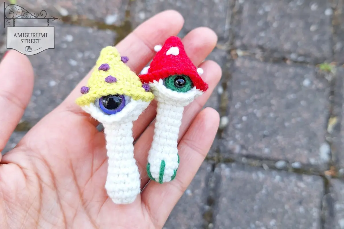 You are currently viewing Spooky Keychain Pattern -All Seeing Mushroom by Mrs. Crowlet