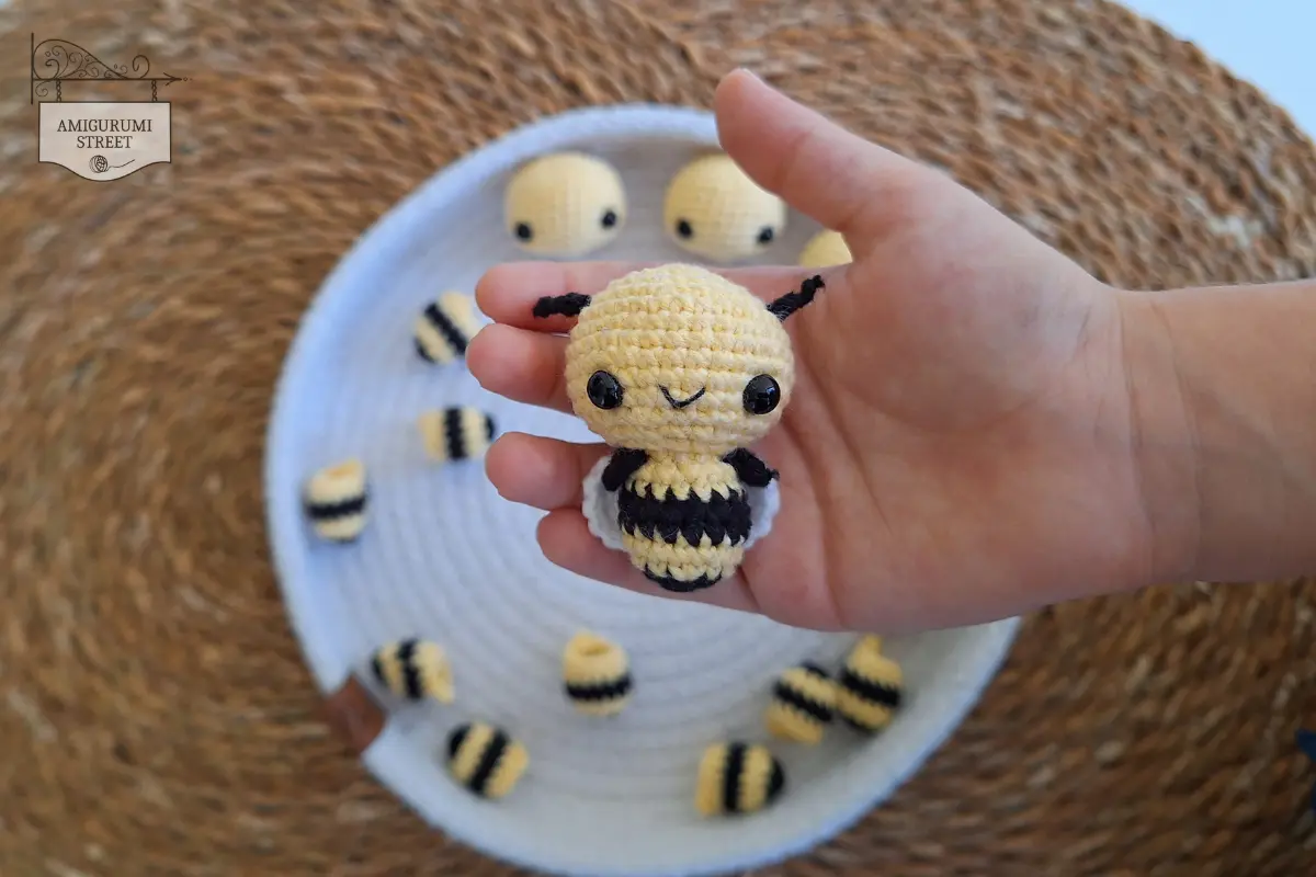 You are currently viewing Free Amigurumi Bee Pattern – Burt The Baby Honey Bee Pattern Review